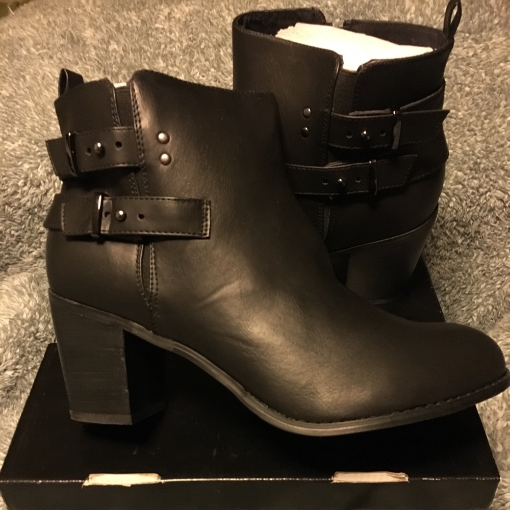 Torrid size 11.5 wide black heeled booties